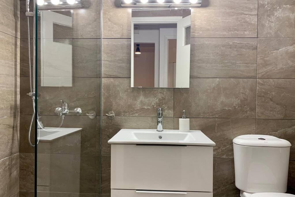 Kallimarmaro 2-Bedroom Apartment Athen Eksteriør bilde