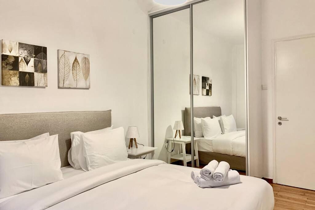 Kallimarmaro 2-Bedroom Apartment Athen Eksteriør bilde
